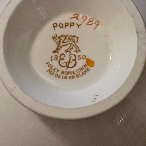 VINTAGE RARE FOLEY PINK PEACH WITH FLORAL ACCENT TEA CUP & SAUCER SET - Picture 6 of 7